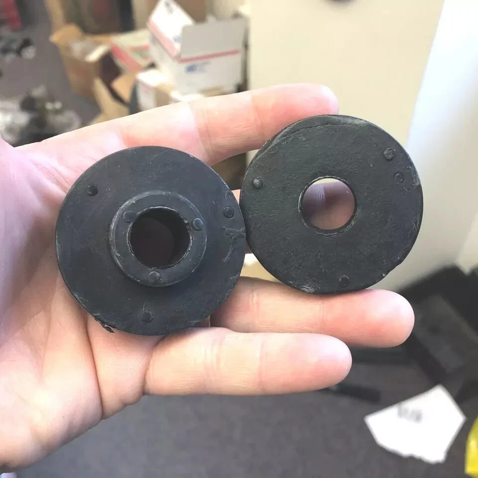 Conjunto de almofada de borracha preta 1937-1956 Dodge Plymouth montagem inferior e superior do corpo - Imagem 3 de 4