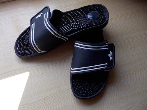 LICO Herren Badeschuhe, Strandlatschen, Sandalen, Gr 45, schwarz/weiß,Massage - Bild 2 von 8
