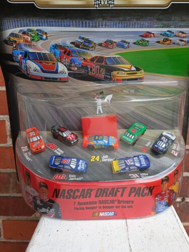 1999 Winners Circle Micro Machines NASCAR Draft Pack, New - Picture 2 of 13