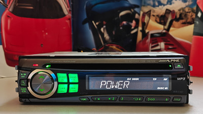 Alpine CDE-9870R Car Stereo AM/FM MP3 WMA CD Receiver   4 X 45 Watt