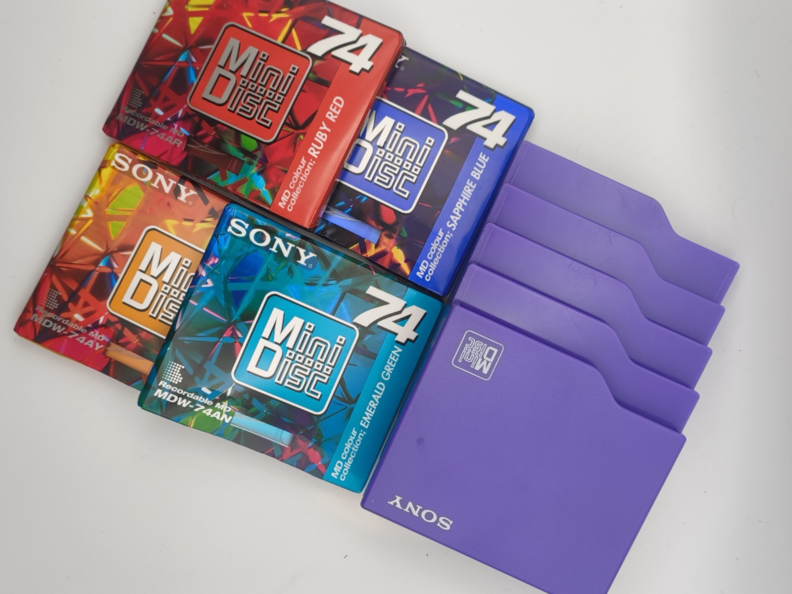 Sony MiniDisc Colour Collection x4 Sealed MDW-74 + Sony MiniDisc Holder Case