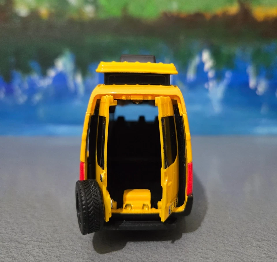 Mercedes Sprinter Weekender 1:36 Camper Van Juguete Modelo Personalizado Nombre Amarillo Foto 3 de 4