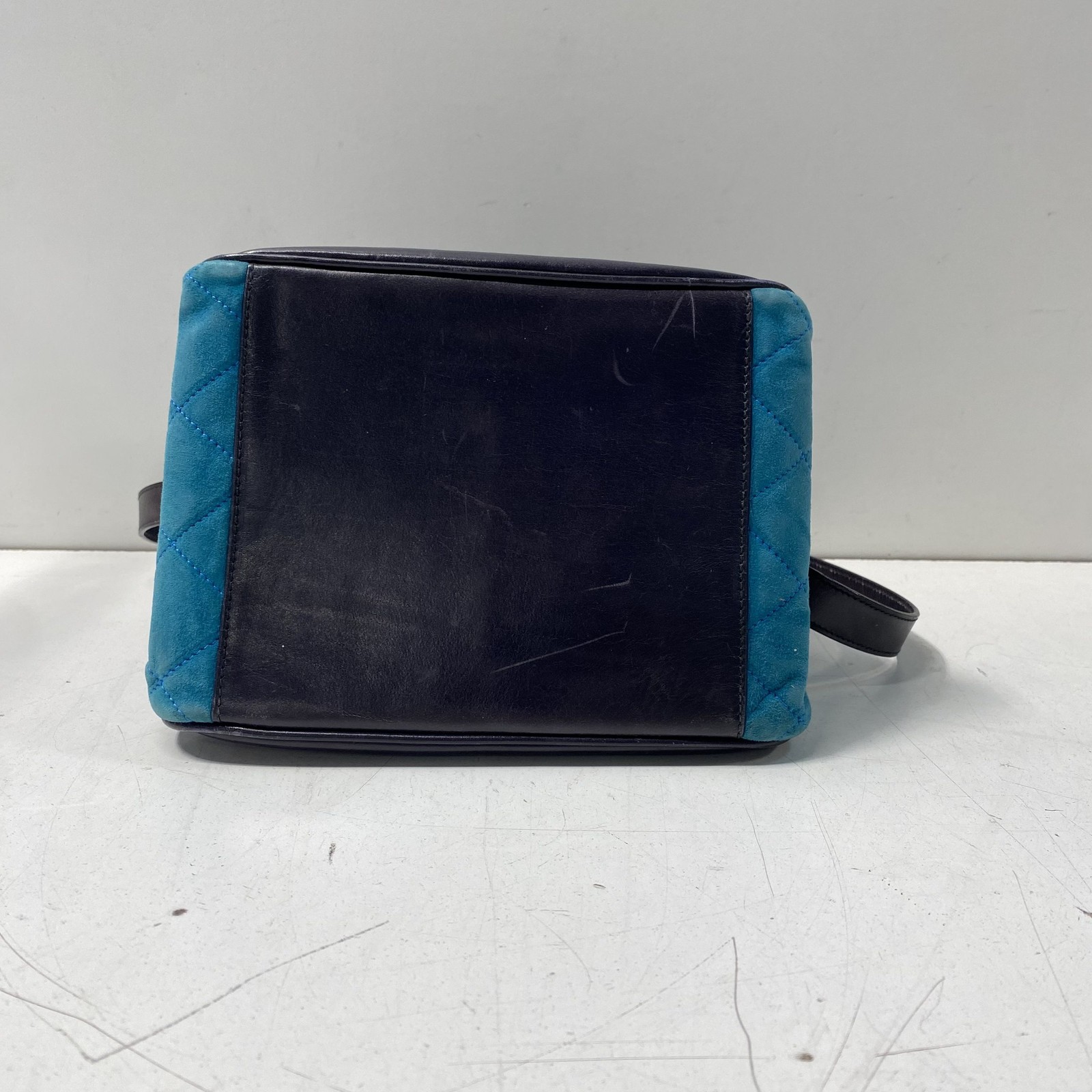 Escada \Black Leather Solid Gold Hardware Bucket … - image 5