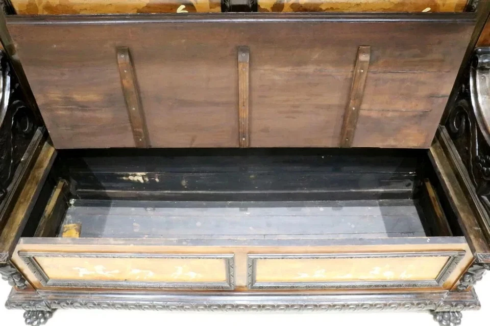 Excelente asiento de salón grande antiguo italiano renacentista de nogal. Foto 2 de 4