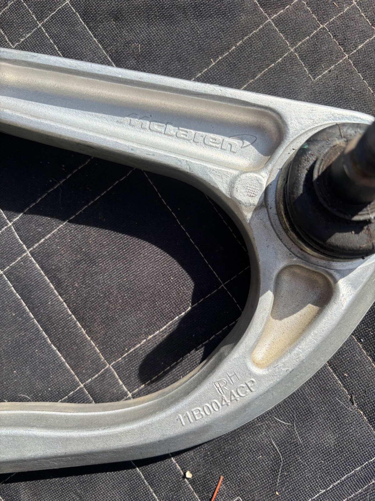 McLaren 570S OEM GENUINE Left Upper  Control Arm LIKE NEW 11B0367CP 13B1171CP.01