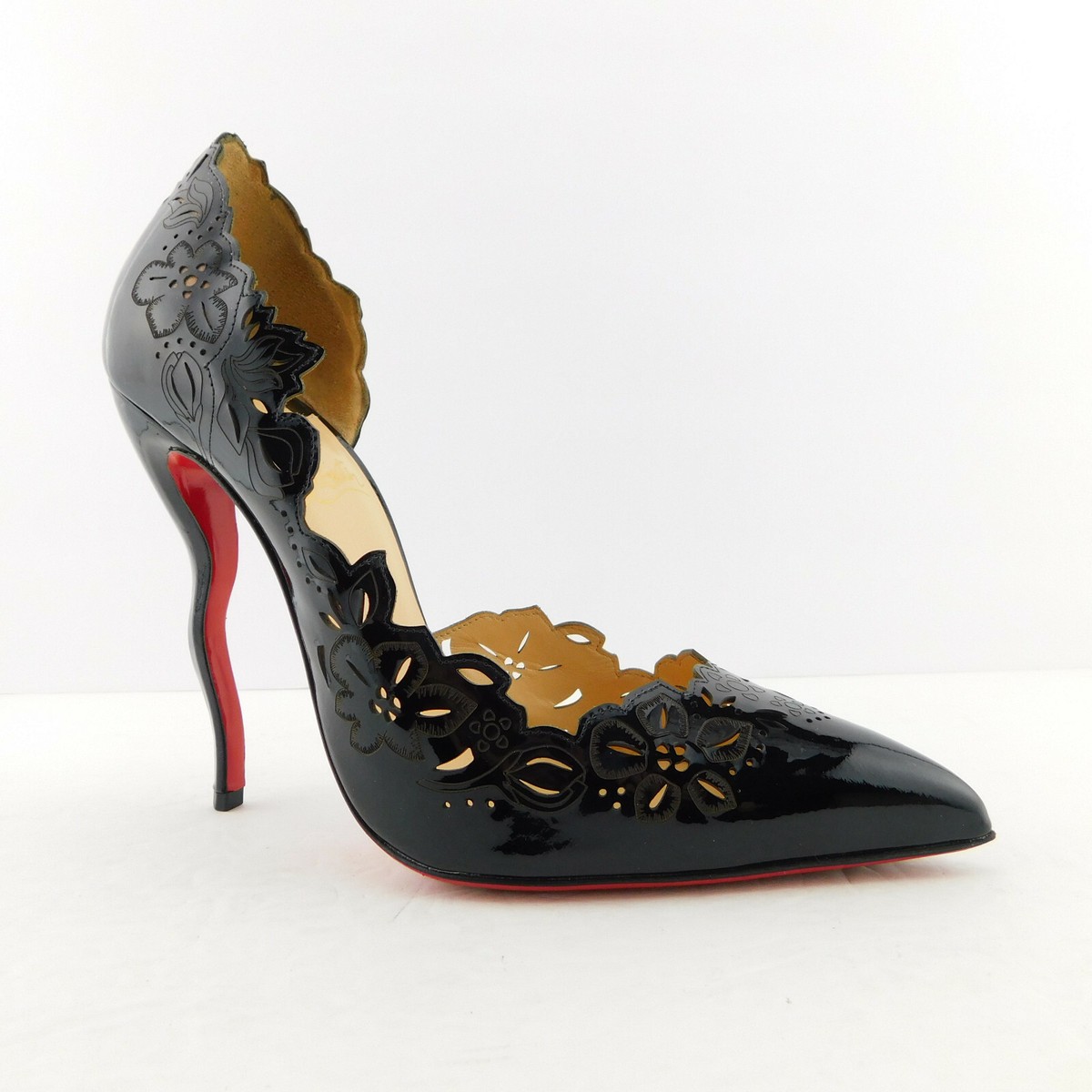 Christian Louboutin ゴールド フラットシューズ 38 Christian Louboutin ゴールド フラットシューズ 38