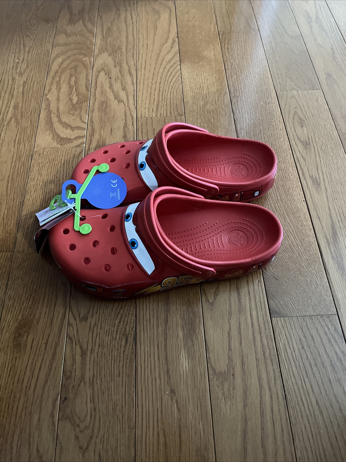  Crocs Unisex-Adult Disney Pixar Cars Lightning McQueen Clog |  Clogs & Mules