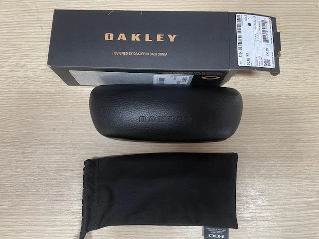 Oakley Holbrook, foto 1 di 5