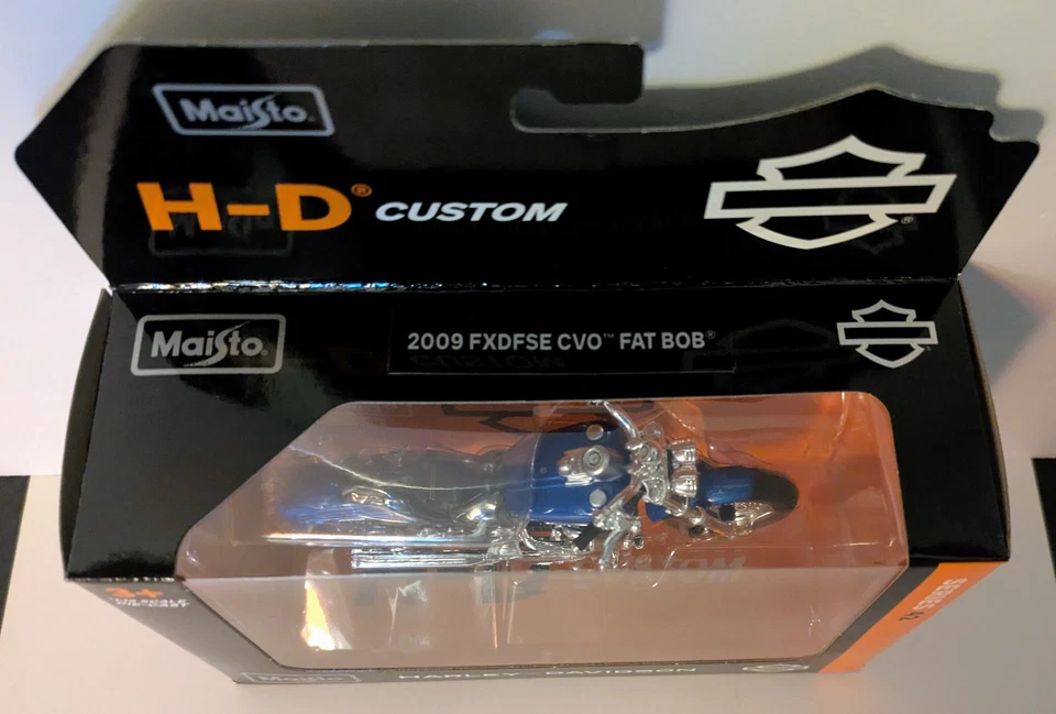 Maisto Harley Davidson 2009 Blue FXDFSE CVO Fat Bob Series 42 1:18 die cast - Image 4 of 4