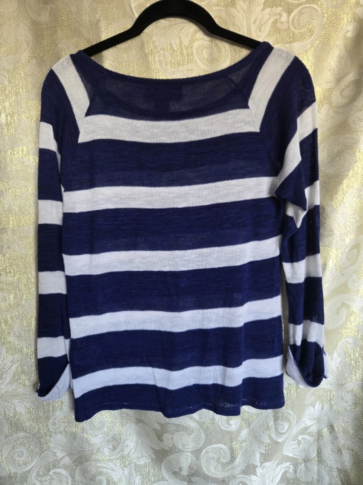 Suéter para mujer Attention Brand azul marino y blanco a rayas talla-pequeño  Foto 3 de 4