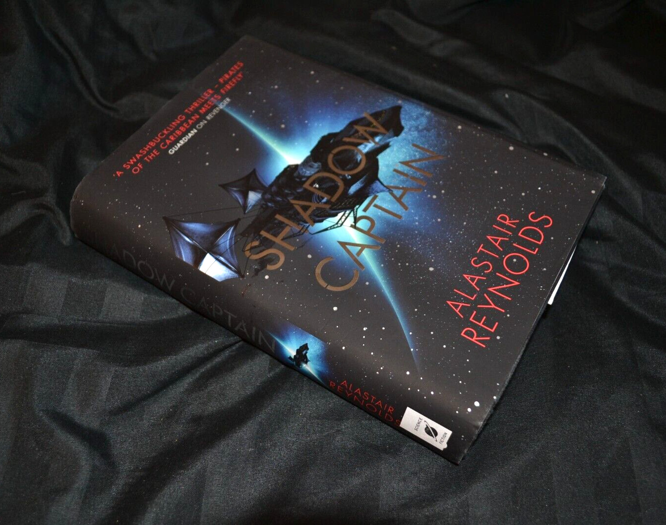 Hardback Book Alastair Reynolds Revenger 2: Shadow Captain 2019 Gollancz