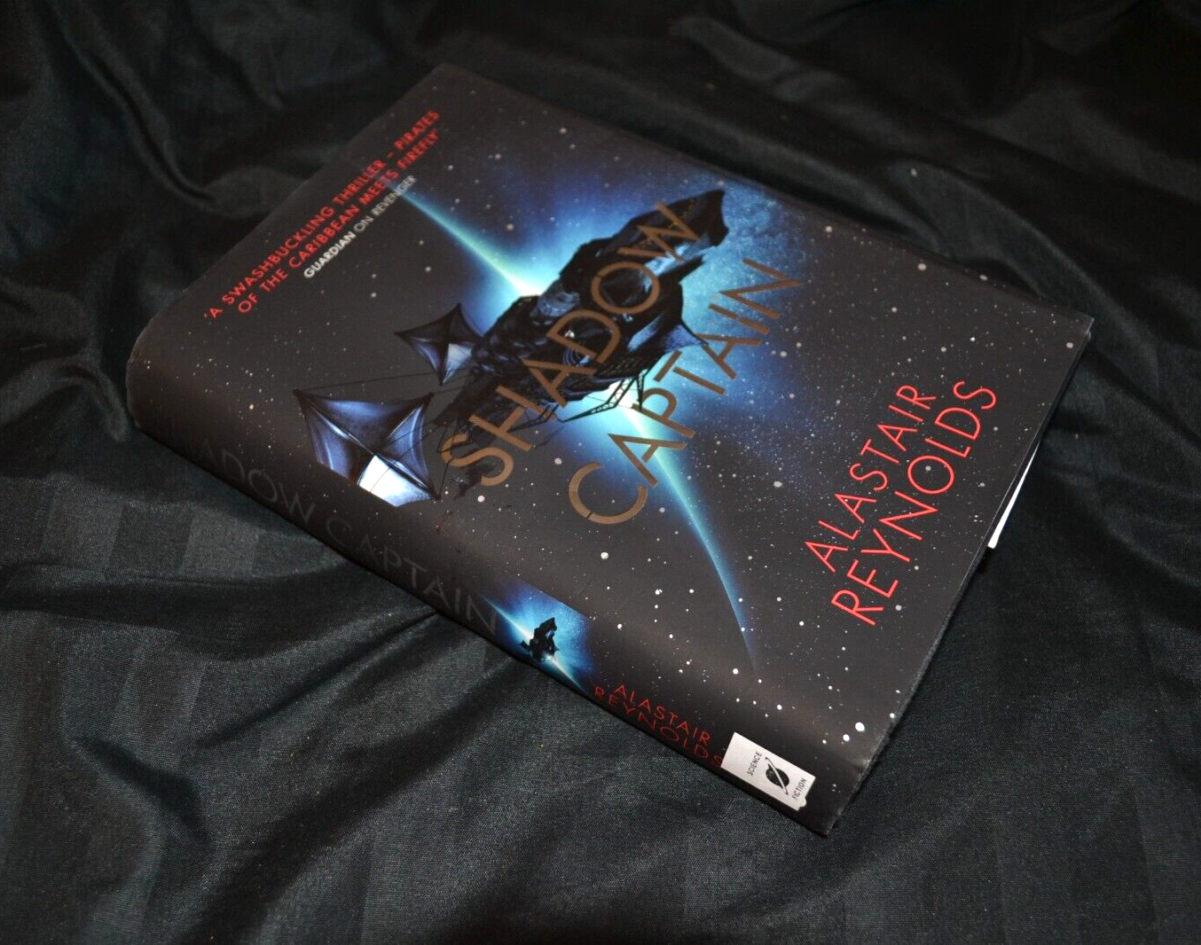 Hardback Book Alastair Reynolds Revenger 2: Shadow Captain 2019 Gollancz