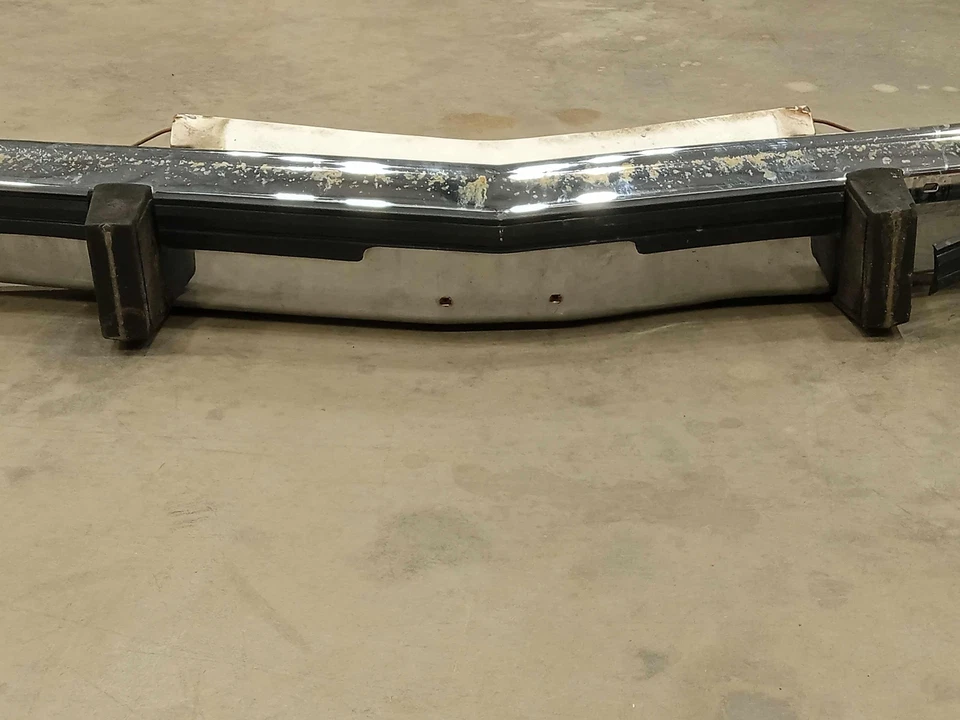 77-79 Ford Granada Front Bumper Assembly with Guards Genuine OEM D74Y17757A - Imagem 4 de 4