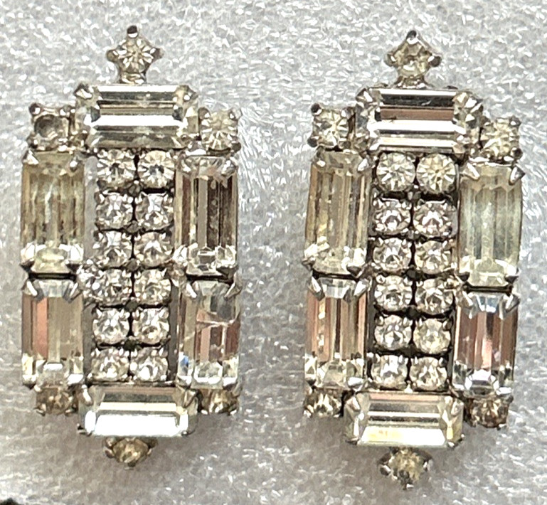 Vintage Rectangle Multi Rhinestone Silvertone Cli… - image 3