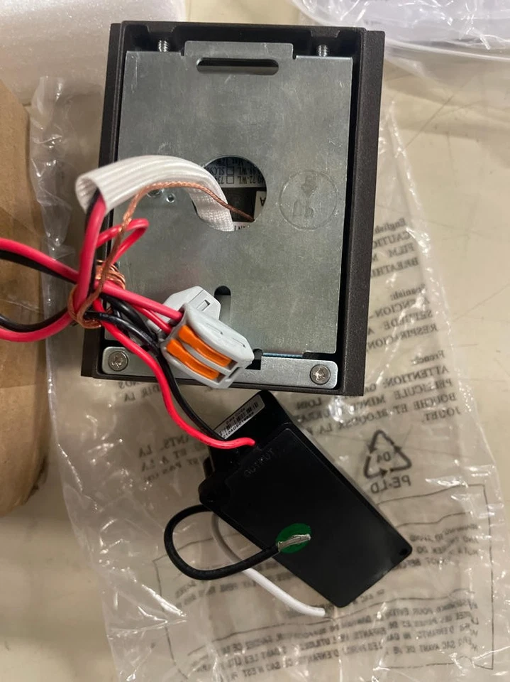 Sonneman 7340-WL Caja Luz Única 4-1/2" Alto Integrado LED Aplique de Pared Exterior Foto 2 de 4