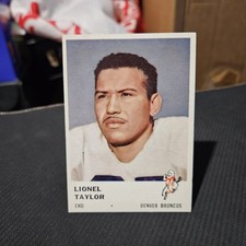 Lionel Taylor 1961 Fleer Football Rookie RC Card #147. rookie card picture