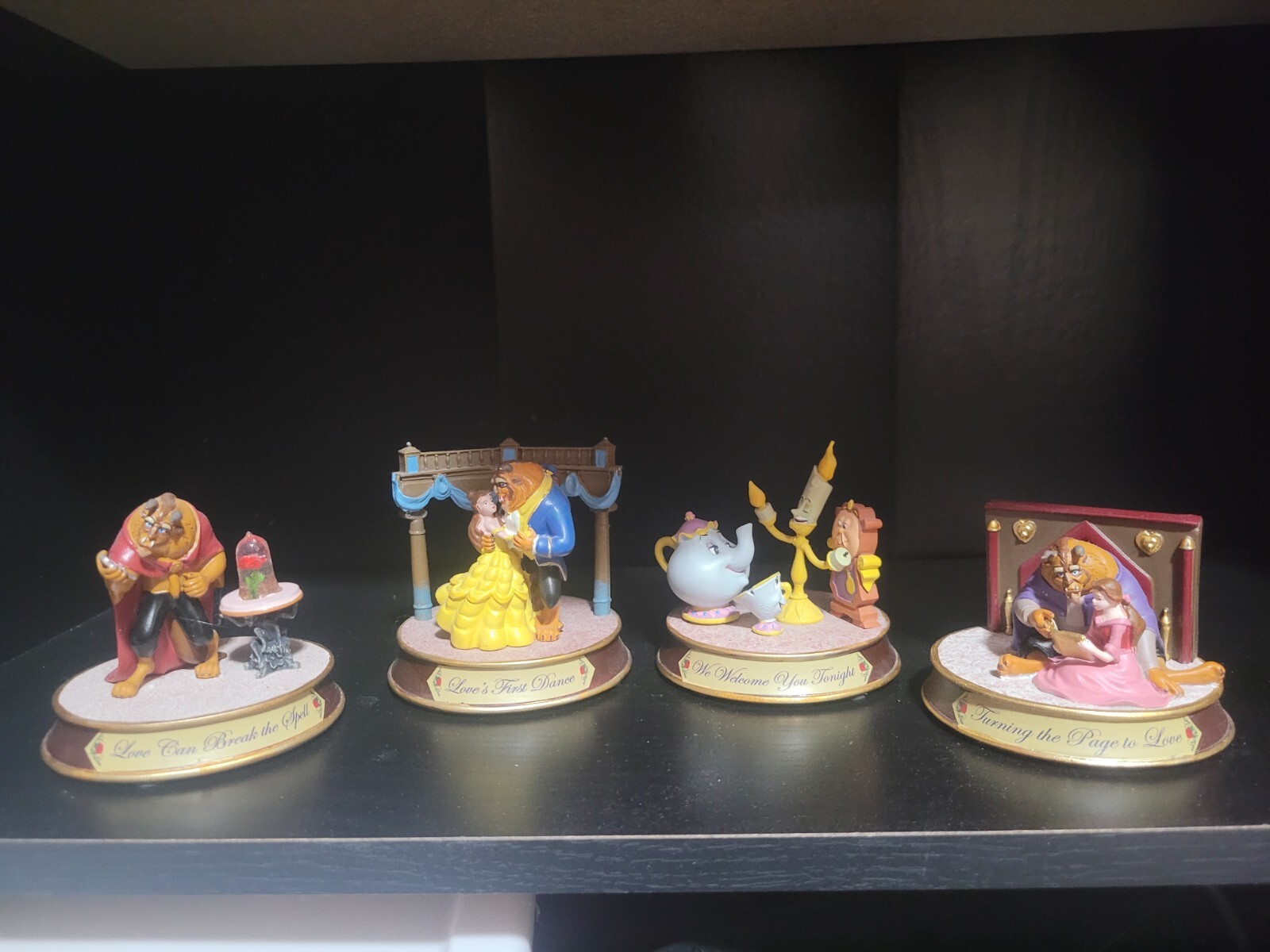 Hawthorn Village Disney Power of True Love. Collection