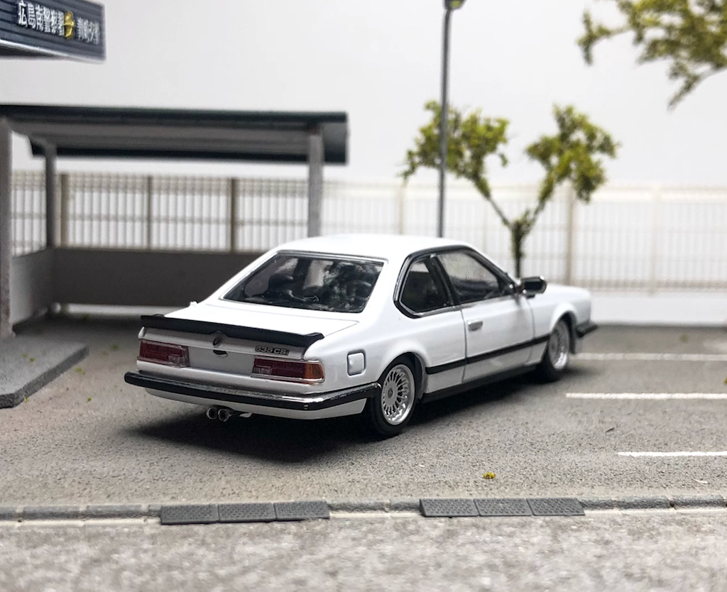 SW 1:64 White E24 635 CSI coupe Classic Sports Model Diecast Metal