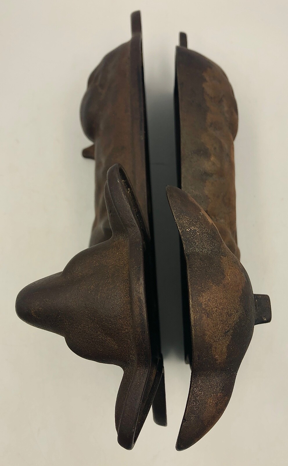 Vintage GRISWOLD Brown Cast Iron Easter Lamb Cake Mold 866 2 PC 921/