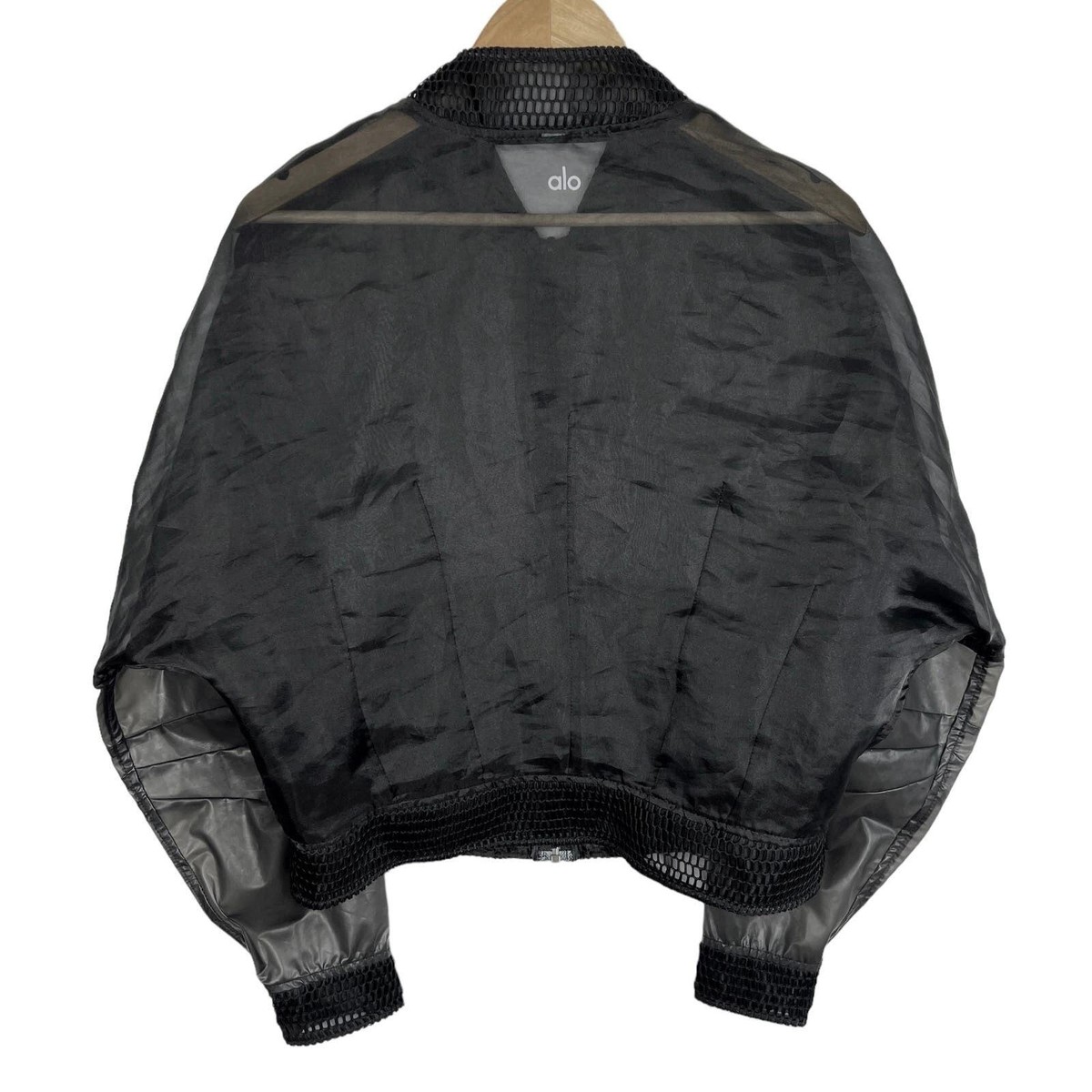 ナイロン 無地ジャケット Alo Yoga ブラック/ S Vantage Nylon Ripstop Track Jacket - Black | ALO