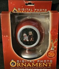 2008 Digital Photo Display Ornament 3" Screen Holds 59 Photos Red New