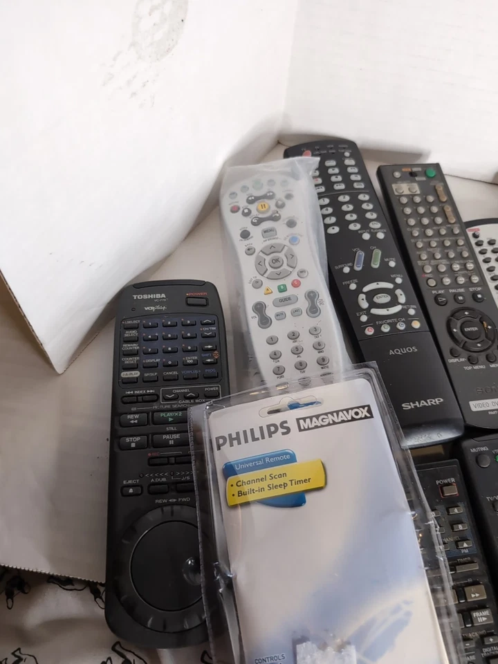 TV VCR DVD Reproductor Control Remoto Lote Sony Sharp Toshiba y Otros Sin Probar  Foto 2 de 4