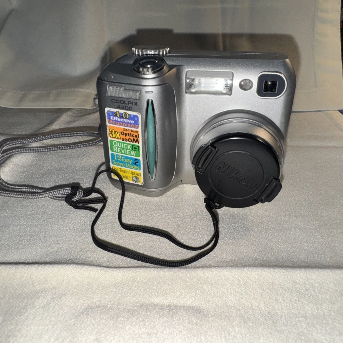 Nikon Coolpix 4300 1-4.9x Digital Zoom Cameras 3-4.9 MP Maximum