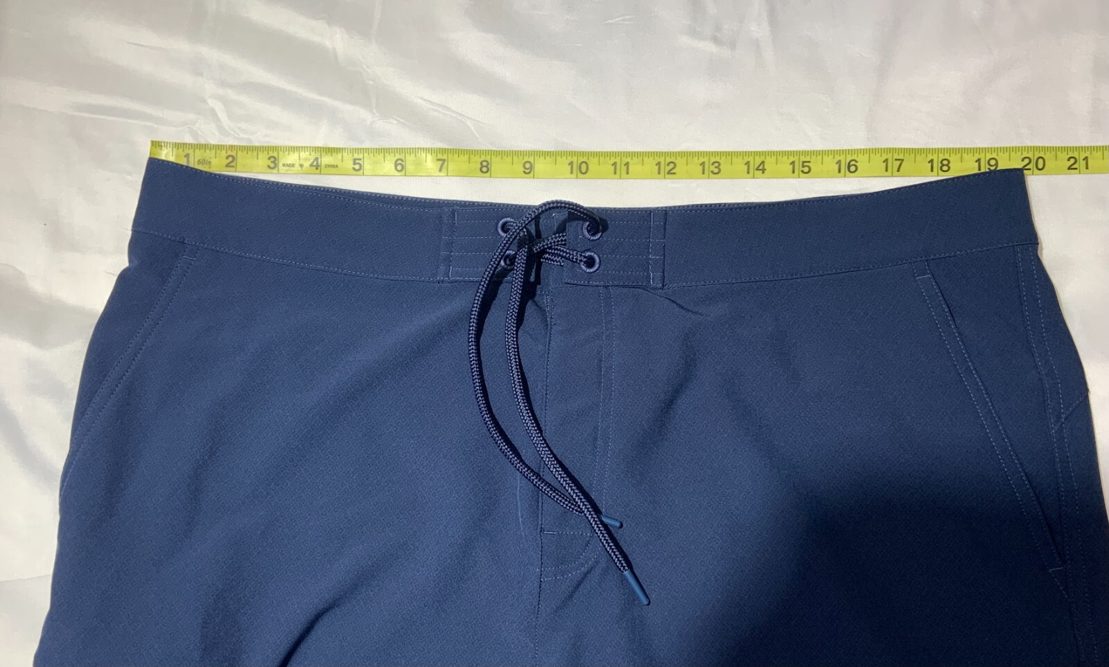 Vineyard Vines Performance Solid Stretch Board Sh… - image 10