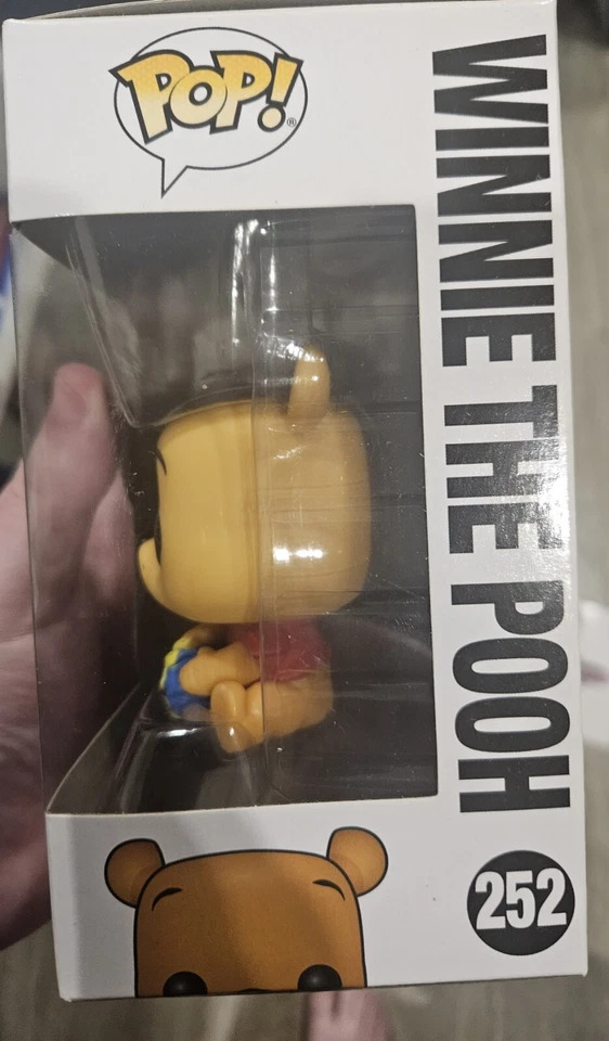 Boneco Funko Pop vinil Disney Winnie The Pooh #252 2016 - Imagem 3 de 4