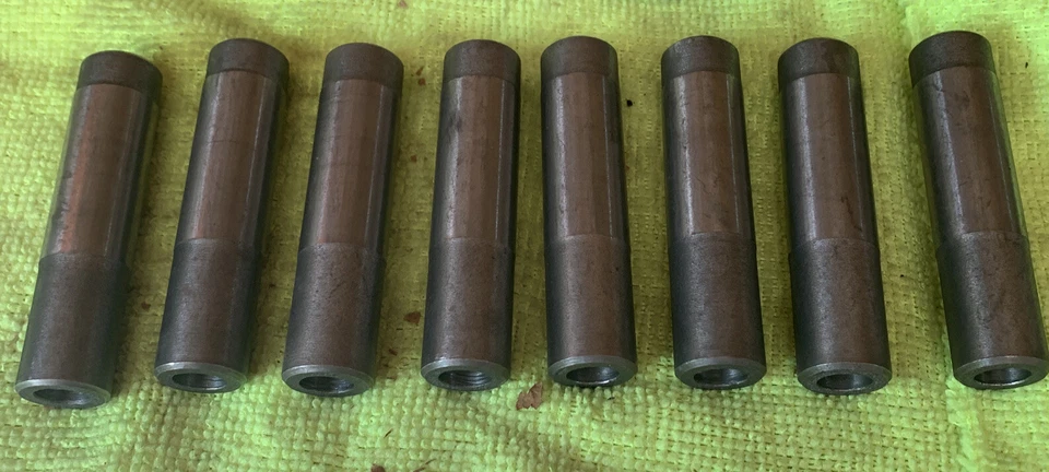 119136 Guía de válvulas nueva para Jeep Willys 1946-1953. Caja de 8 piezas Foto 2 de 3