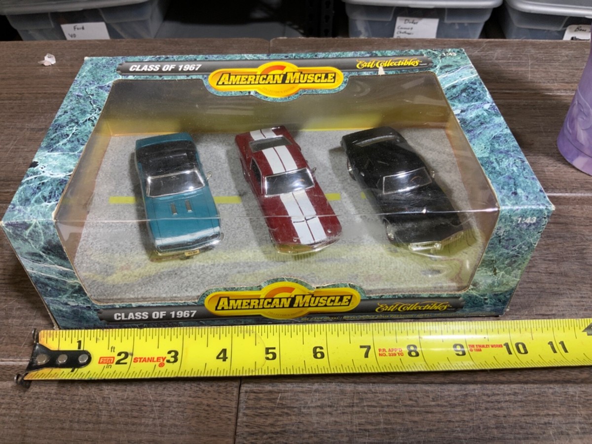 ERTL COLLECTIBLES AMERICAN MUSCLE CLASS OF 1967 CAMARO MUSTANG