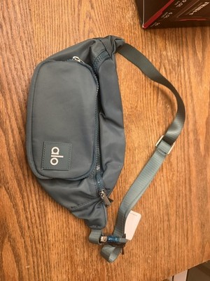 ALO YOGA EXPLORER FANNY PACK New With Tags | eBay