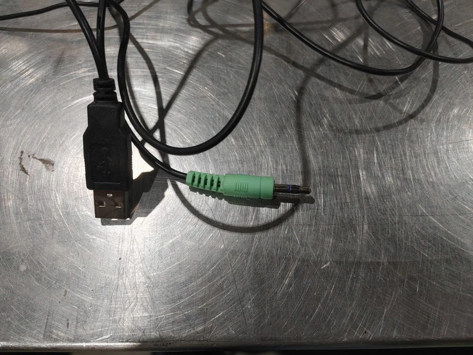 Good Condition Cyber Accoustics Desktop USB Powered Speaker Pair Black - Image 2 of 4