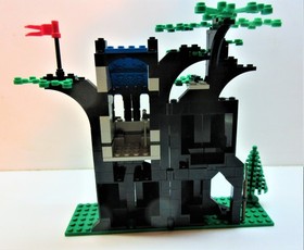 Lego Vintage LL Castle #6054-Forestmen's Hideout-100% w/minifigs-no manual(1988)