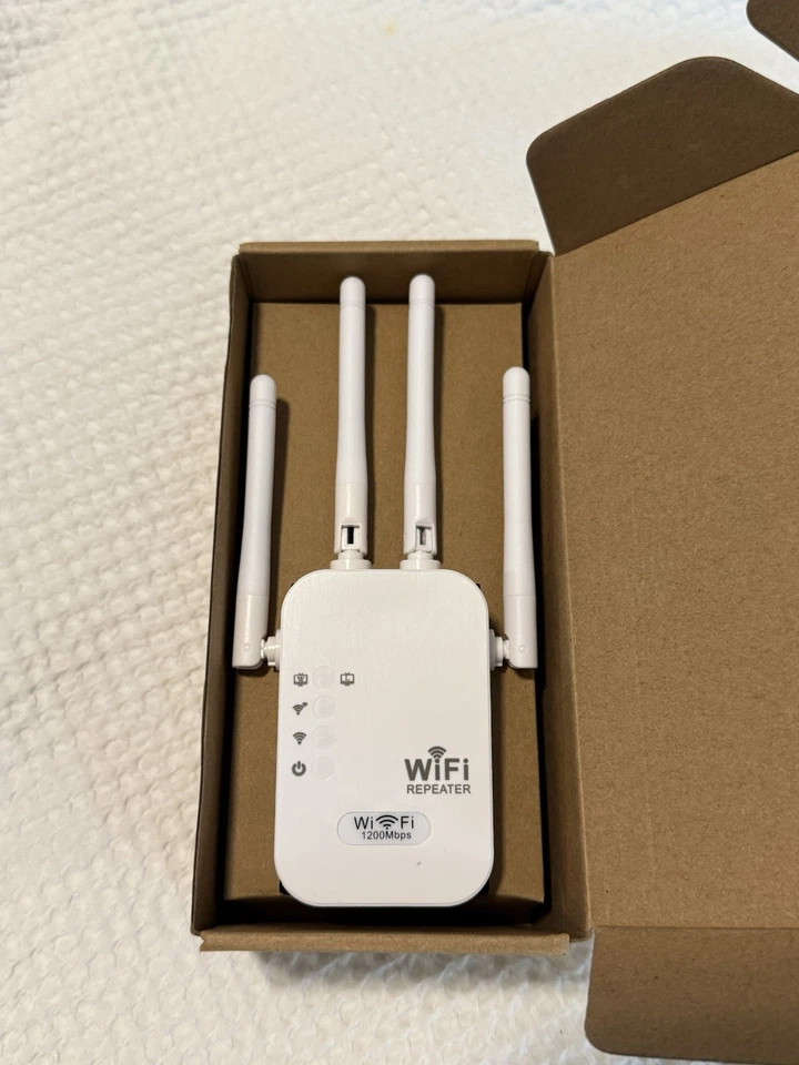2.4G/5G Dual Band WiFi Repeater 1200Mbps WIFI Range Extender Wifi Signal Booster - Image 3 of 3