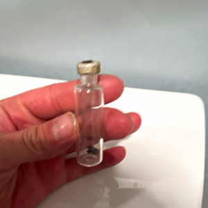 Small Clear Glass Medicine Bottle/Vial with Stopper