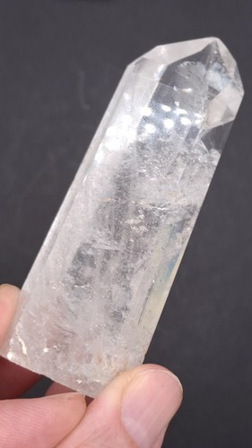 geschliffene Spitze Bergkristall mit Phantomen, 92g,  10/10 - Bild 2 von 15