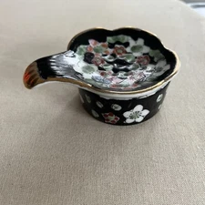 Porcelain Hand painted Tea Bag Strainer And Matching Drip Bowl