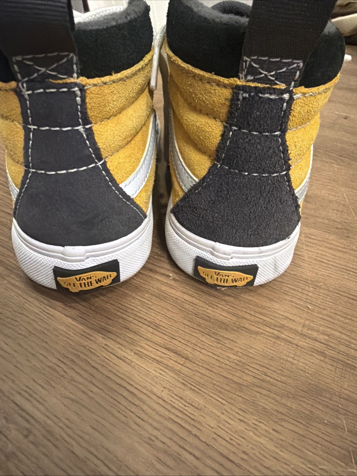 VANS Youth Boys High Top Shoes Size 1 Black Yellow Suede Fabric Sneakers Tennis thumbnail 5