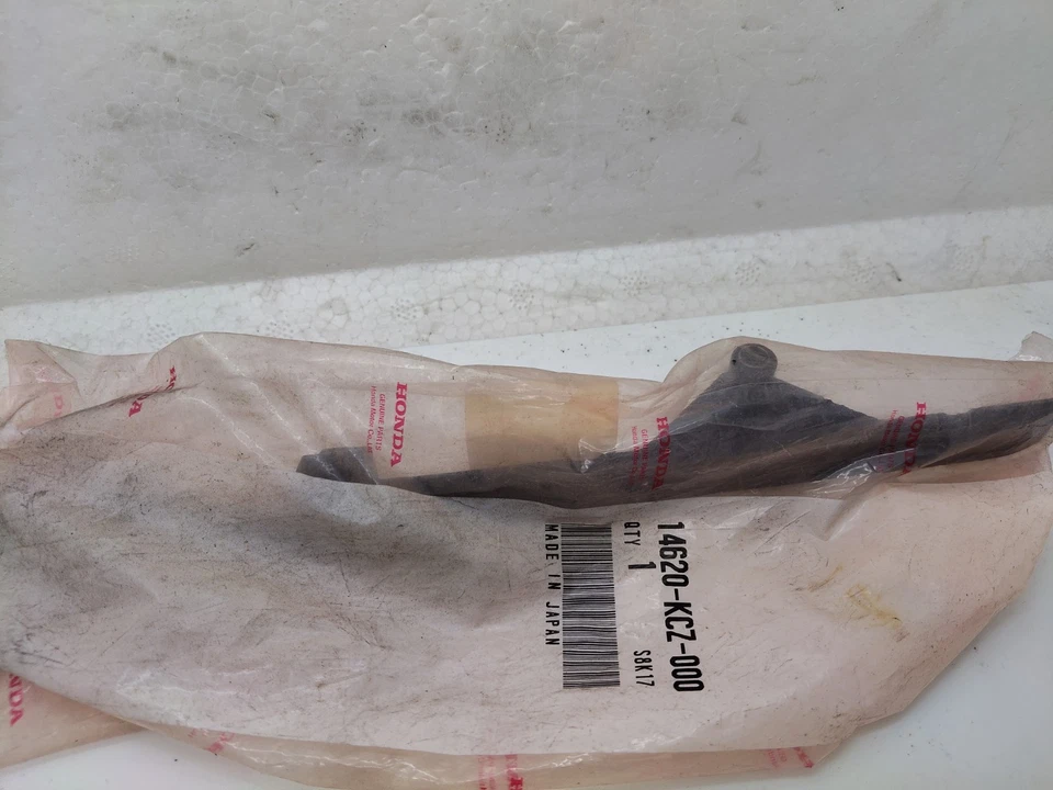 Honda XR250r XR250L Guide Cam Chain 14620-KCZ-000..Genuine.Nos.NEW - Image 2 of 2