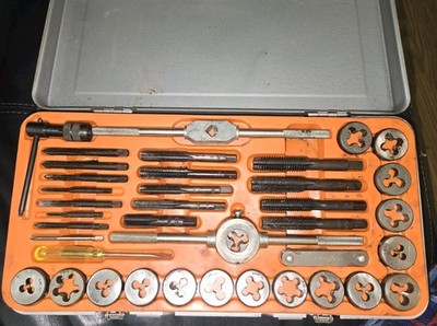UNBRANDED TAP AND DIE SET PRE-OWNED