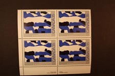 Canada 35c Stamp Block of 4 MNH Inscription Margin Scott # 889  Issued 1981