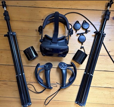 Valve Index VR Kit Headset w/ Built-In Headphones, Controllers, Base Stations