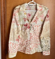 New with tag. Caribbean Joe size M Women’s Blouse Tropical Floral