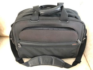 tumi boarding tote
