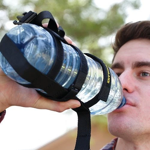 ДВА СОВЕРШЕННО НОВЫХ универсальных контейнера для бутылок Coghlans подходят для различных контейнеров для воды - Изображение 3 из 4