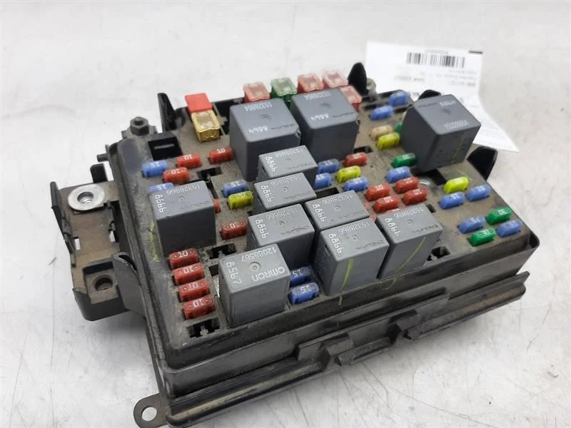 Caja de fusibles motor estilo clásico 06-07 GMC Sierra 1500 pickup 15139209 Foto 3 de 4