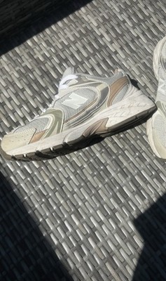 Beige/Khaki/Graue New Balance 530 Sneaker, 39,5