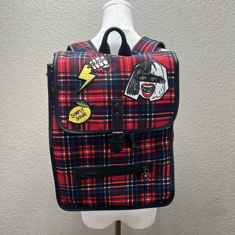 Mochila Disney Cruella De Vil Roja a Cuadros Tamaño Completo Con Parches Bolsillo para Laptop Foto 2 de 4