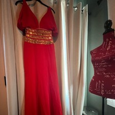 Elegant Red Evening Gown with Gold Accents by Dress it